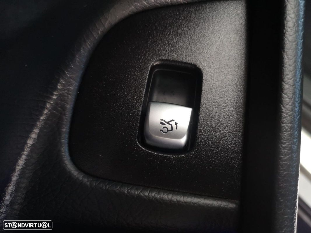 Mercedes-Benz E 220 d Avantgarde - 41