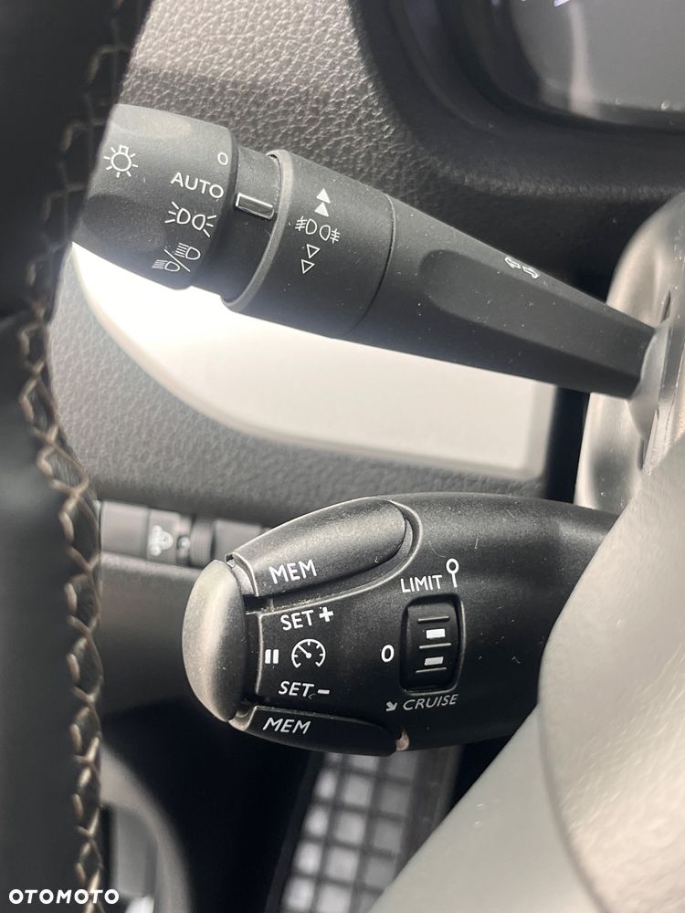 Peugeot Traveller Panama U10 2024r - 27