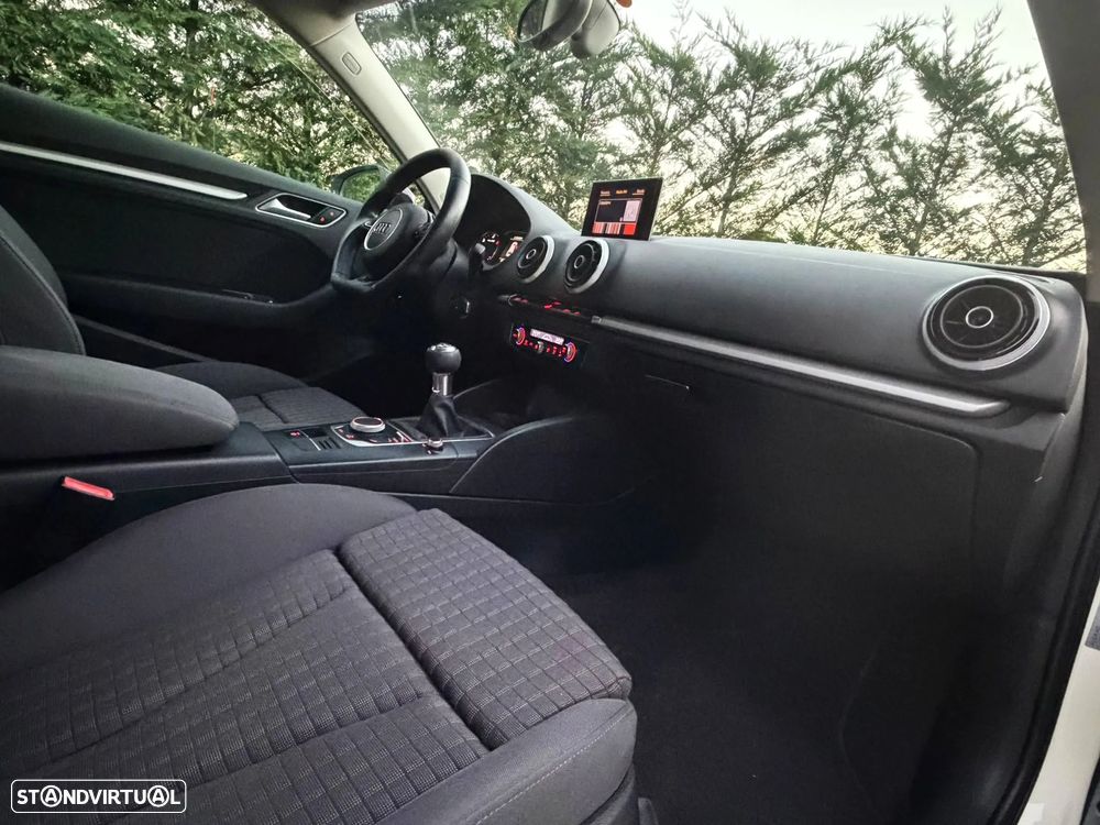 Audi A3 1.6 TDI S line Sport Pack - 15