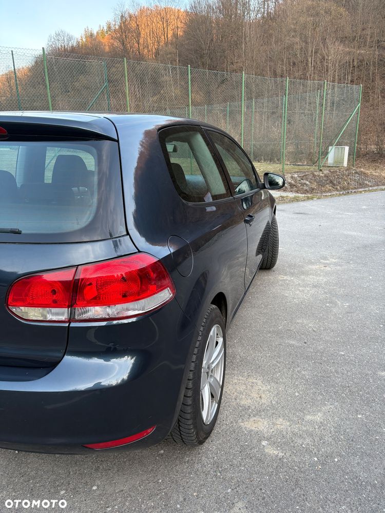 Volkswagen Golf - 6