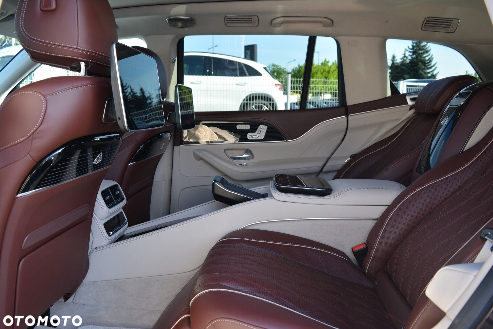 Mercedes-Benz GLS - 29