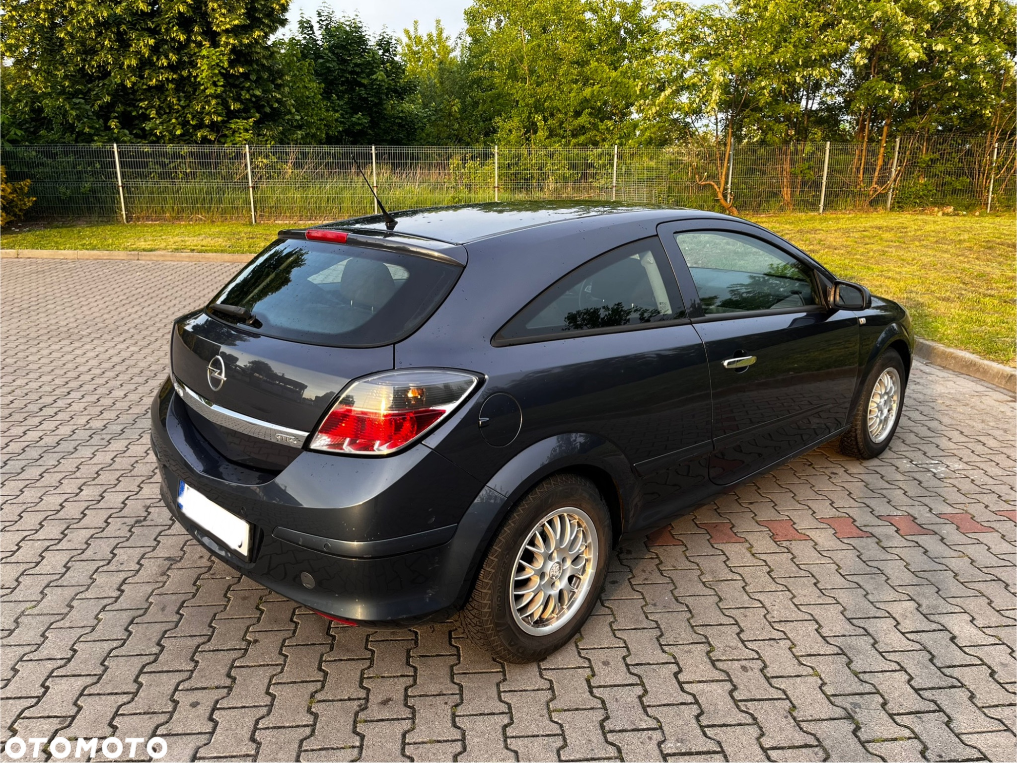 Opel Astra III GTC 1.6 Enjoy - 2
