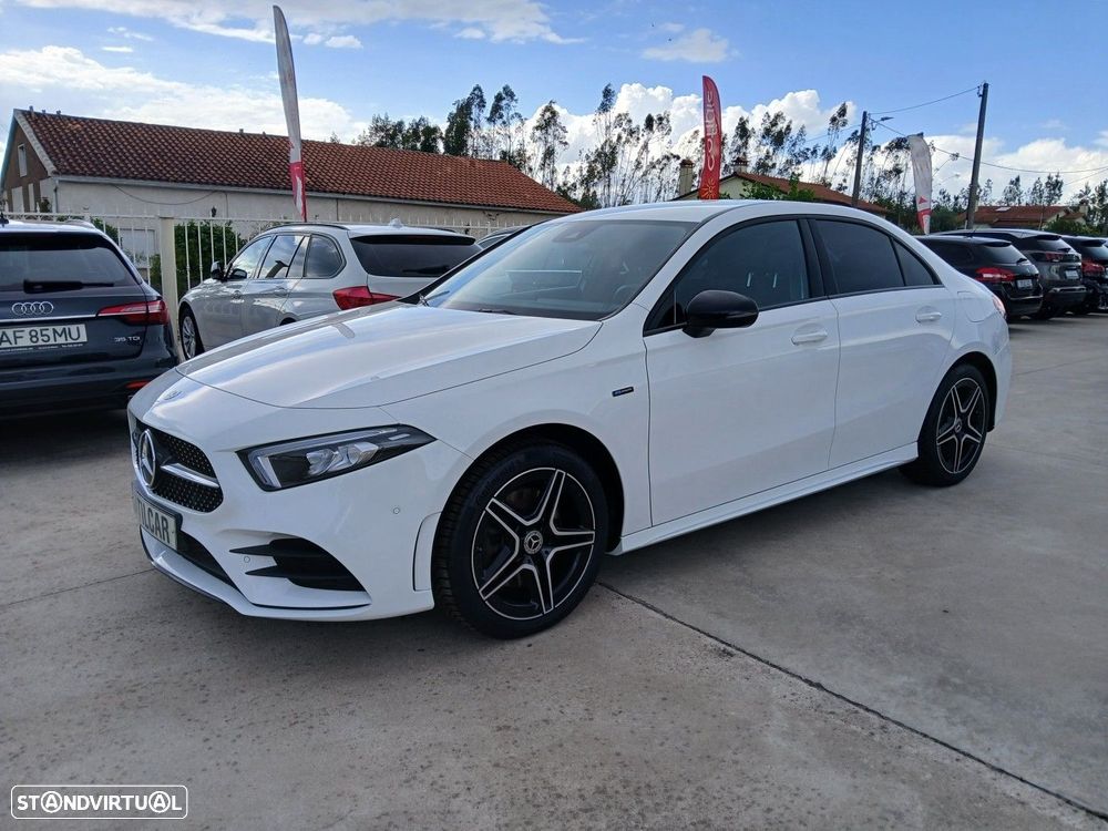 Mercedes-Benz A 250 e 8G-DCT AMG Line - 3