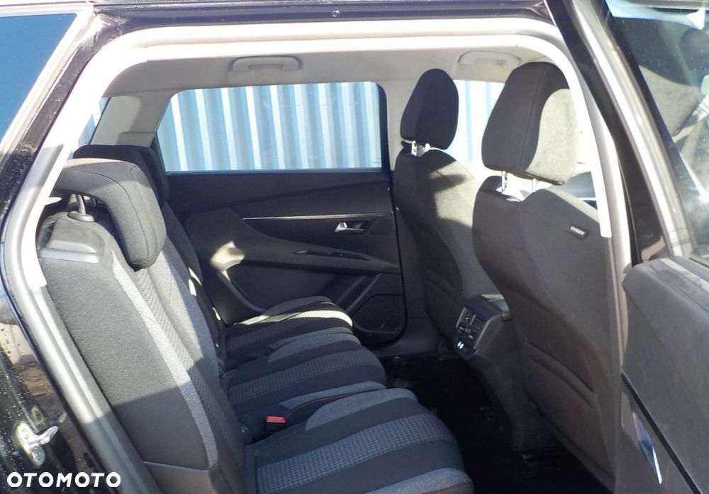 Peugeot 5008 - 12