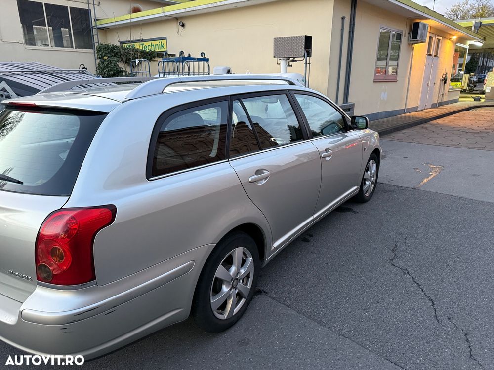 Toyota Avensis - 7