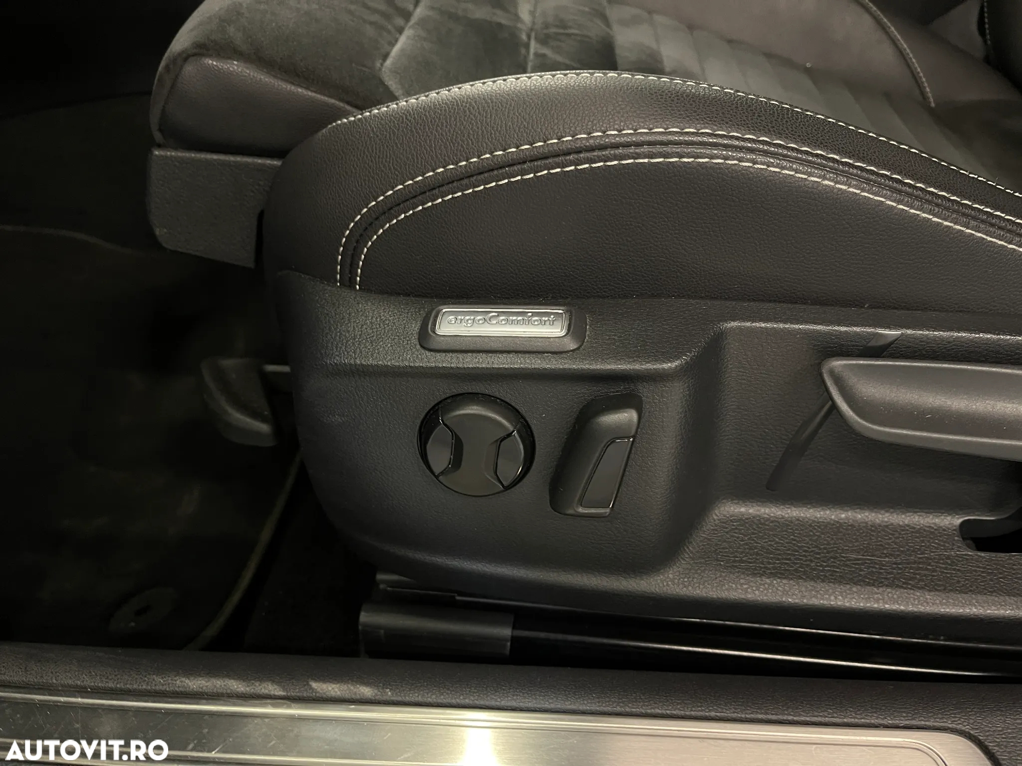 Volkswagen Passat 2.0 TDI DSG Highline - 19