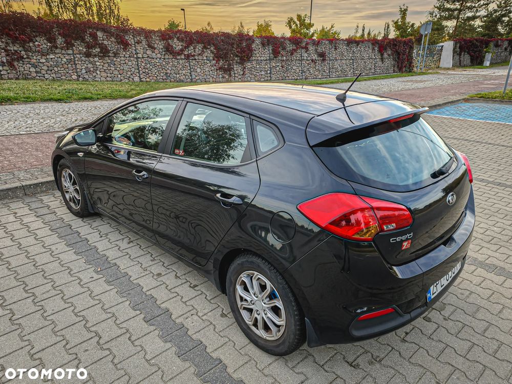 Kia Ceed - 4