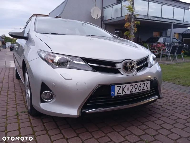 Toyota Auris 1.6 Valvematic Executive - 9