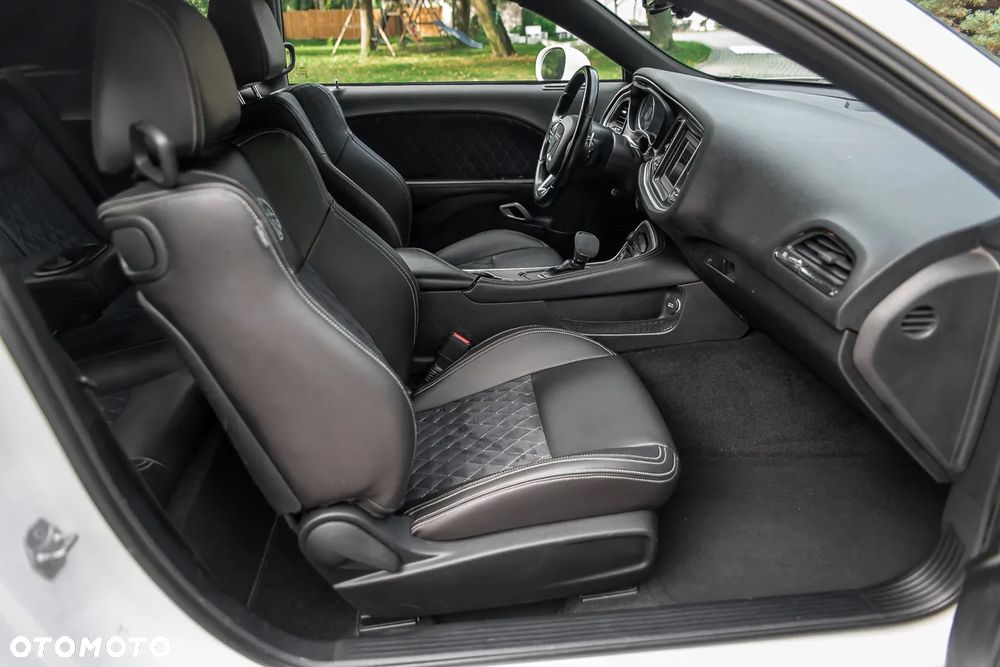 Dodge Challenger 5.7 R/T - 34