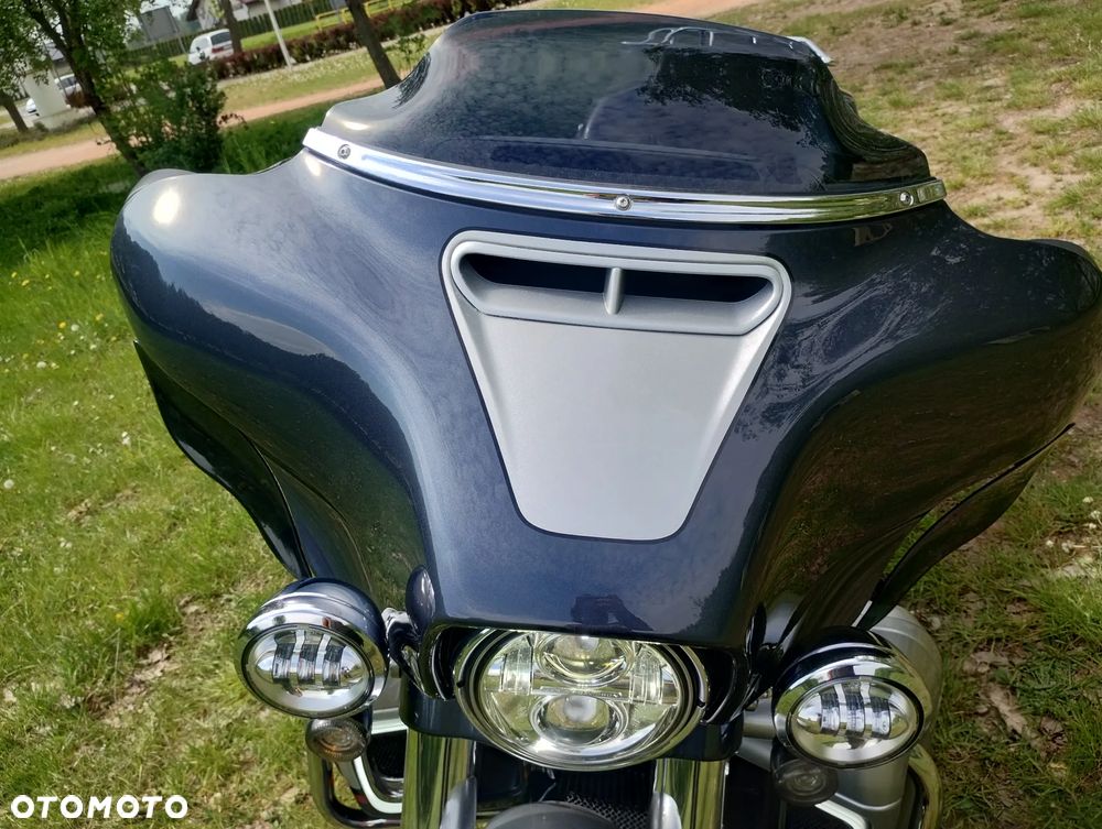 Harley-Davidson CVO Street Glide - 13
