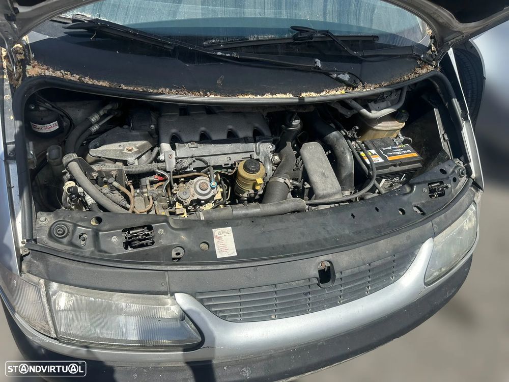 Renault Grand Espace III 2.2 TD 7 Lug de 1998 para peças - 5