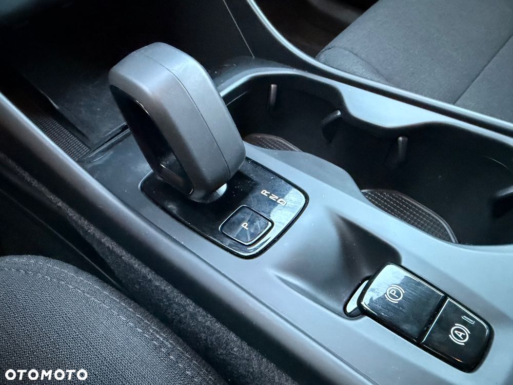 Volvo XC 40 T2 Essential - 19