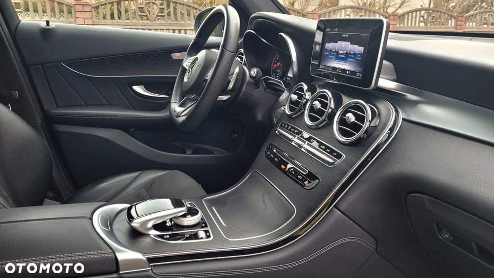 Mercedes-Benz GLC - 12