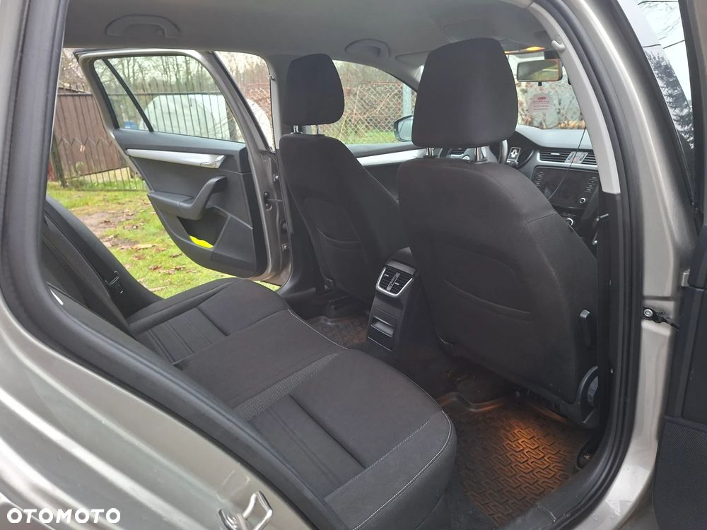 Skoda Octavia 2.0 TDI Ambition DSG - 11