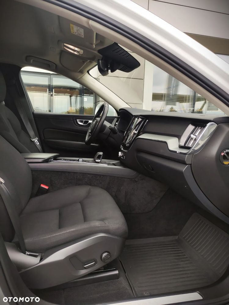 Volvo XC 60 T4 Momentum - 17