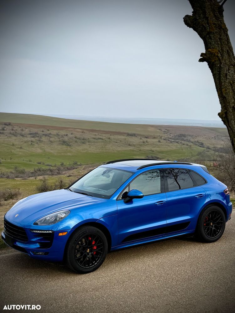 Porsche Macan - 1