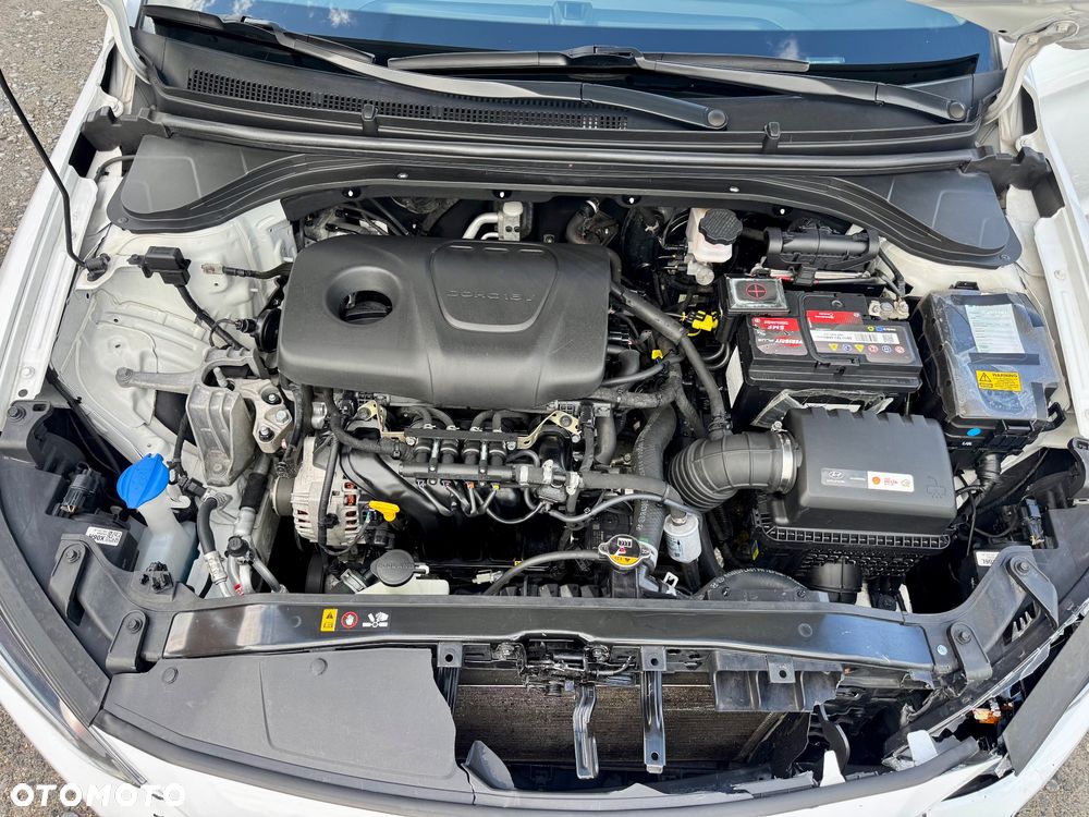 Hyundai Elantra 1.6 Style - 15