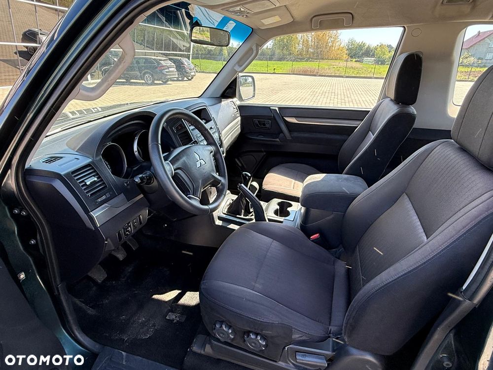 Mitsubishi Pajero - 6