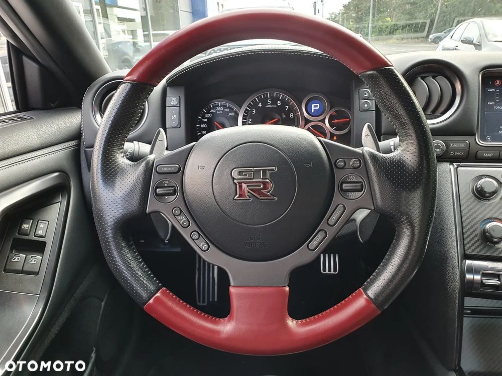 Nissan GT-R Black Edition - 19