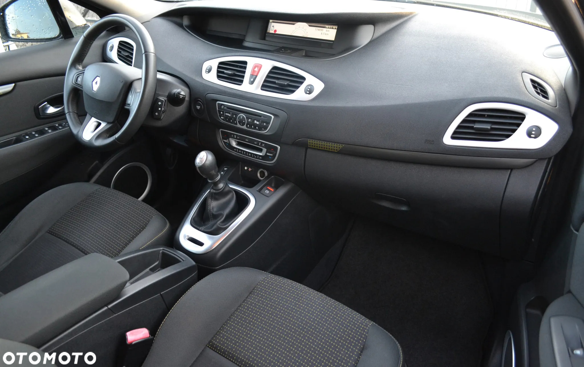 Renault Scenic 1.6 16V 110 Dynamique - 8