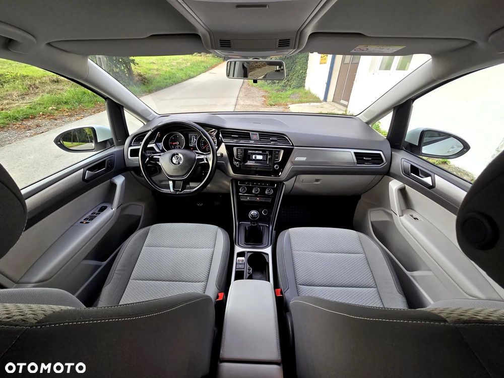 Volkswagen Touran 2.0 TDI BMT Comfortline - 5