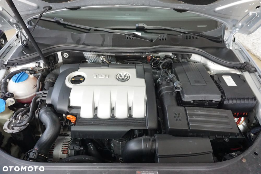 Volkswagen Passat 2.0 TDI Comfortline - 16