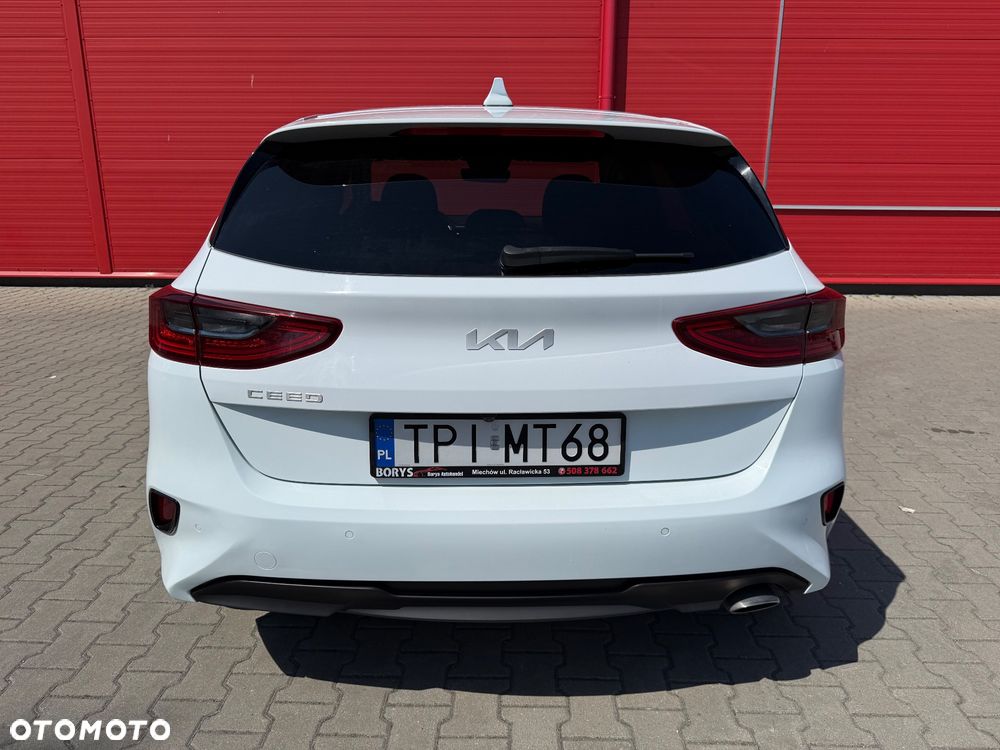 Kia Ceed - 8