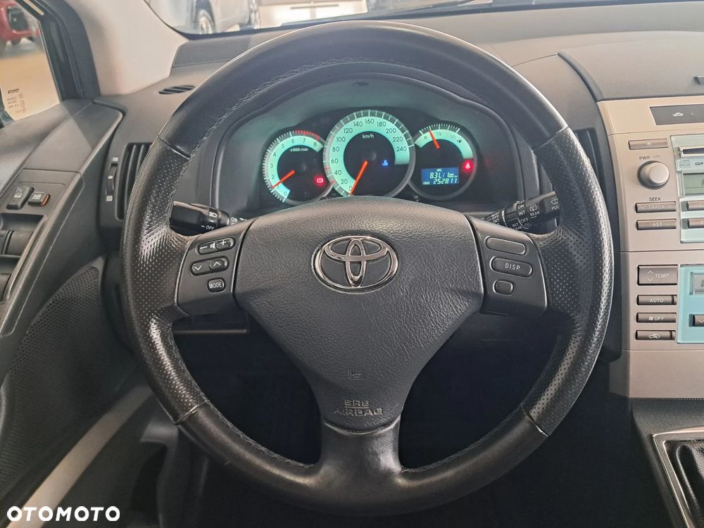 Toyota Corolla Verso 1.6 Premium - 11