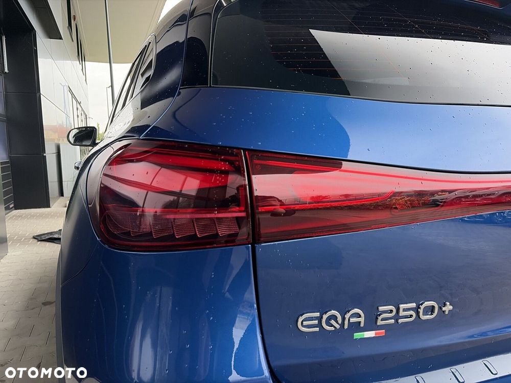 Mercedes-Benz EQA 250+ 70.5kWh Progressive - 18