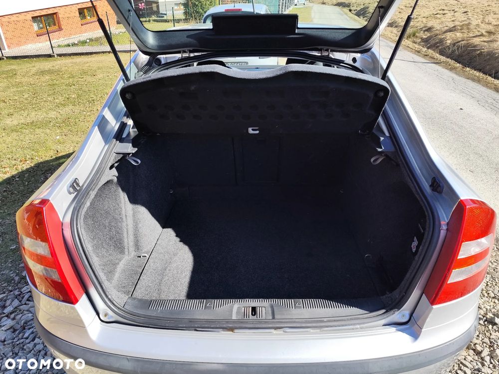 Skoda Octavia 2.0 TDI DPF Ambiente - 17