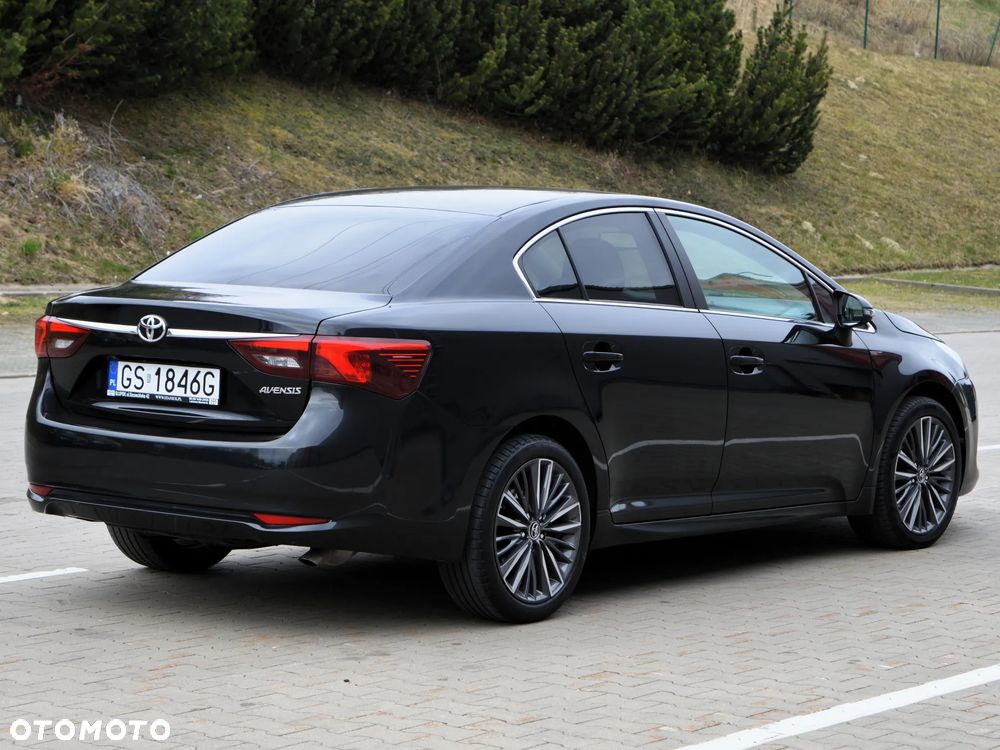 Toyota Avensis 2.0 D-4D Premium - 2