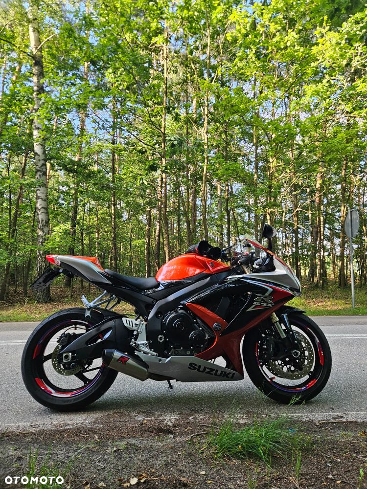 Suzuki GSX-R - 1
