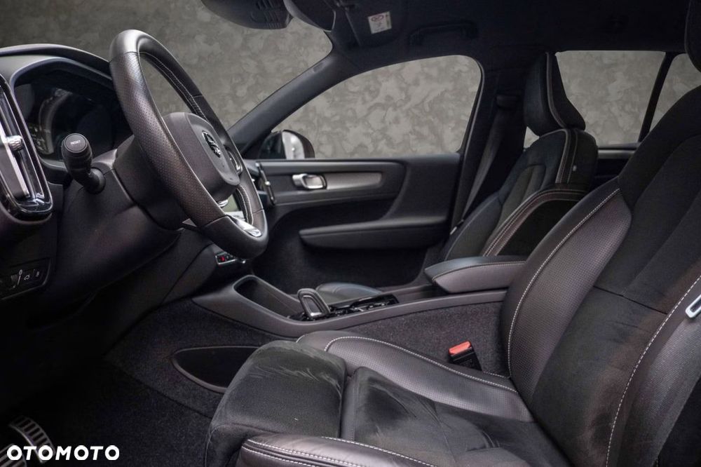Volvo XC 40 T5 Twin Engine DKG R-Design - 17