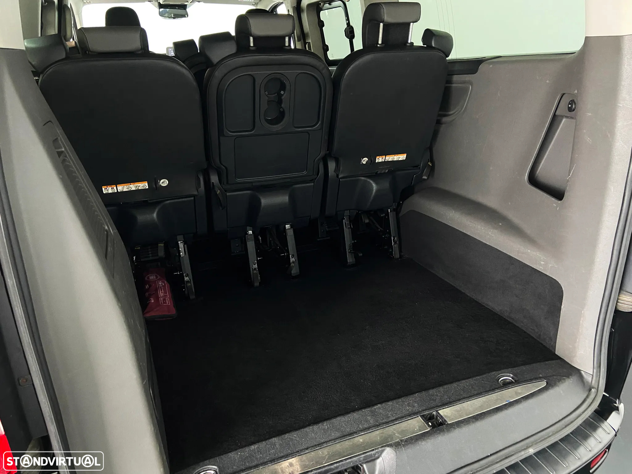 Ford Tourneo Custom - 13