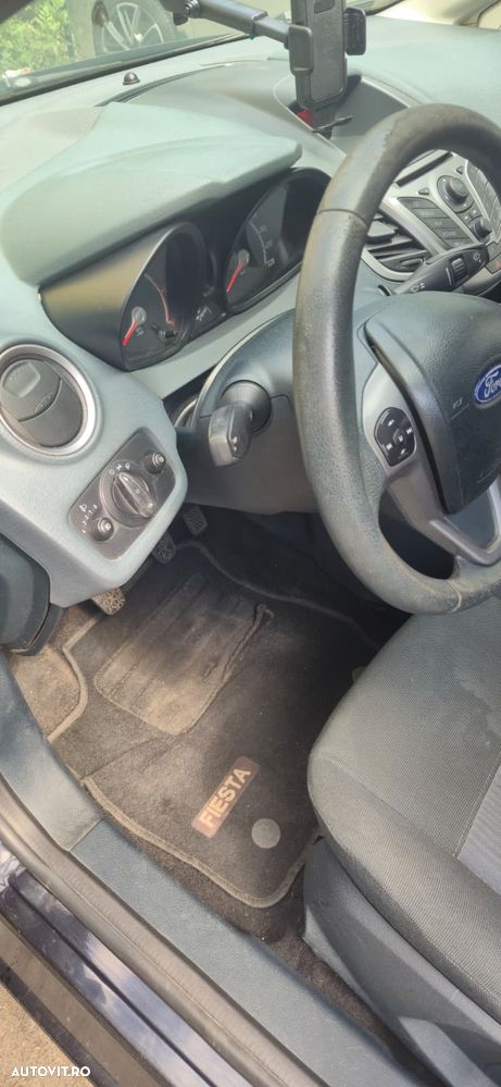 Ford Fiesta - 10