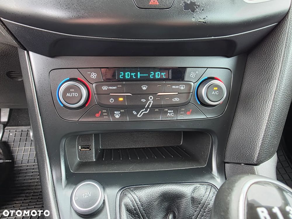 Ford Focus 1.0 EcoBoost Titanium - 32