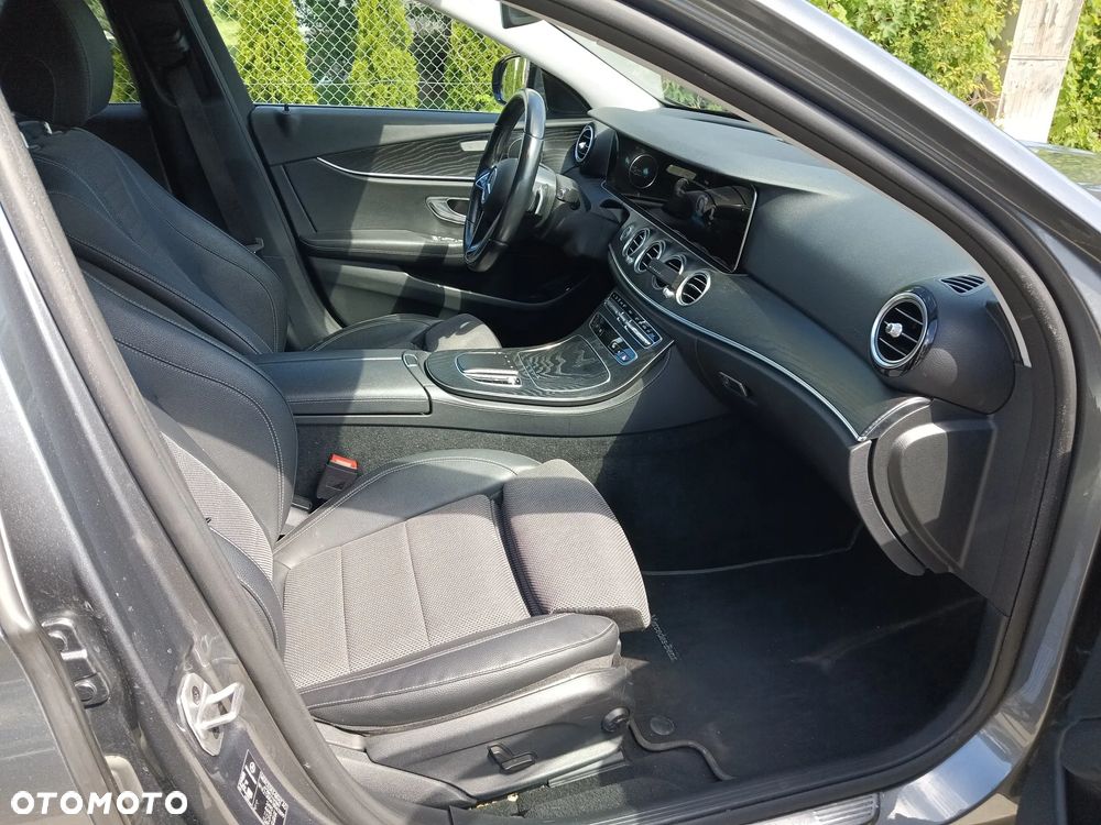 Mercedes-Benz Klasa E 220 d - 31
