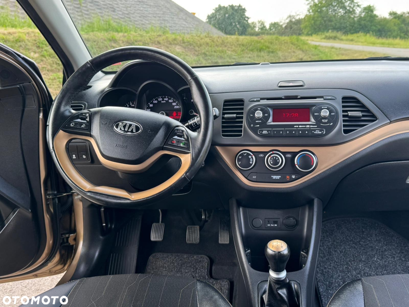 Kia Picanto 1.2 Fifa World Cup Edition - 32