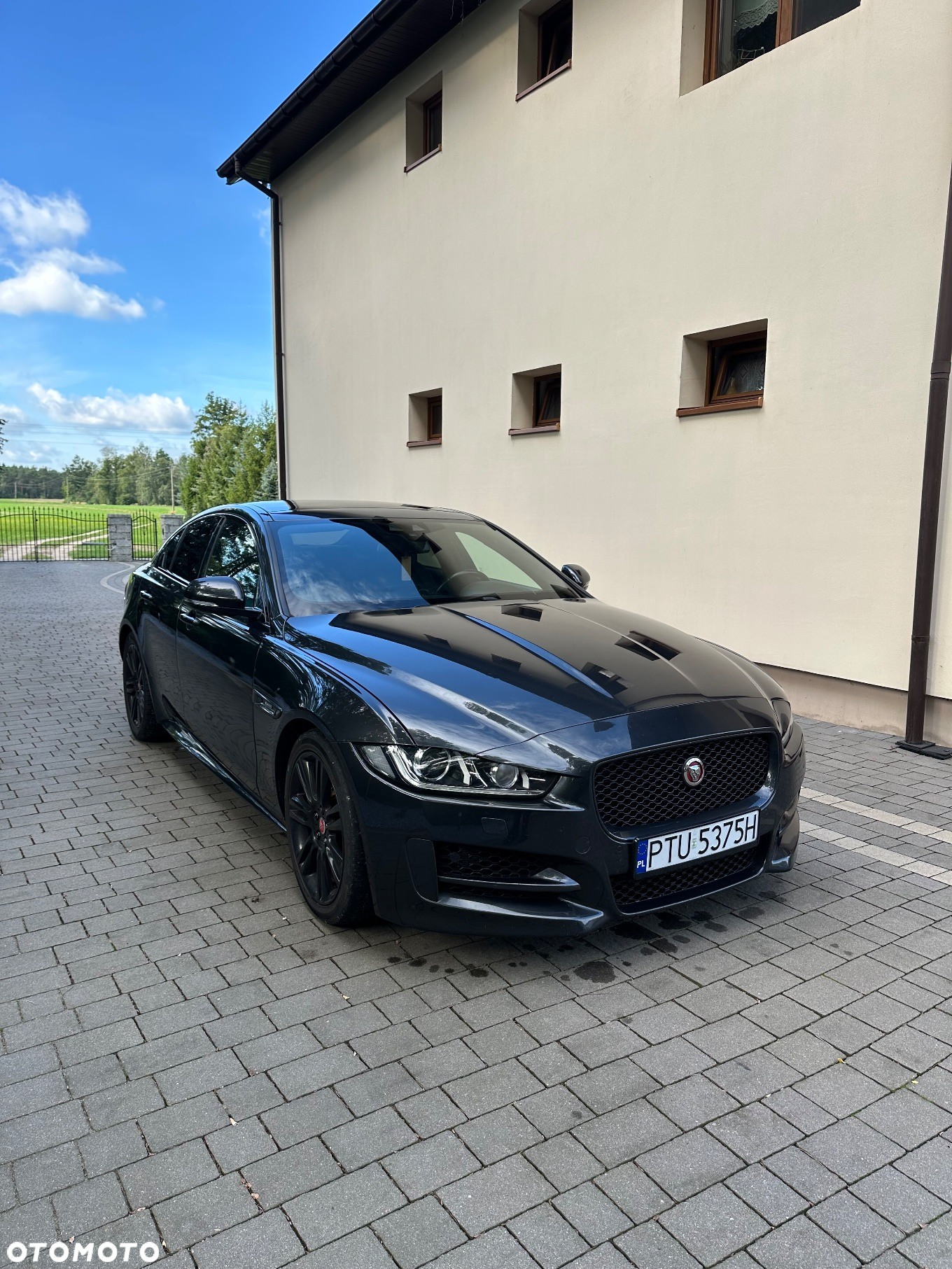 Jaguar XE 2.0 D R-Sport - 3