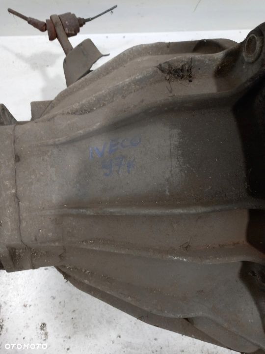 SKRZYNIA BIEGÓW IVECO DAILY 89-99r. - 2