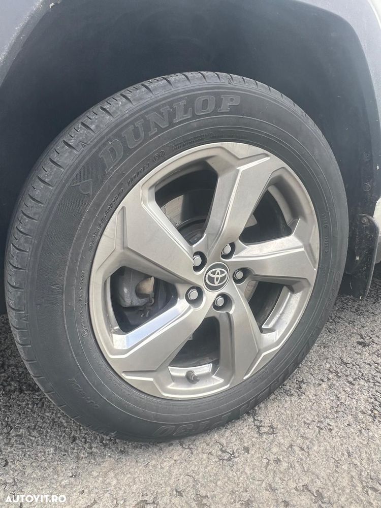 Toyota RAV4 - 8