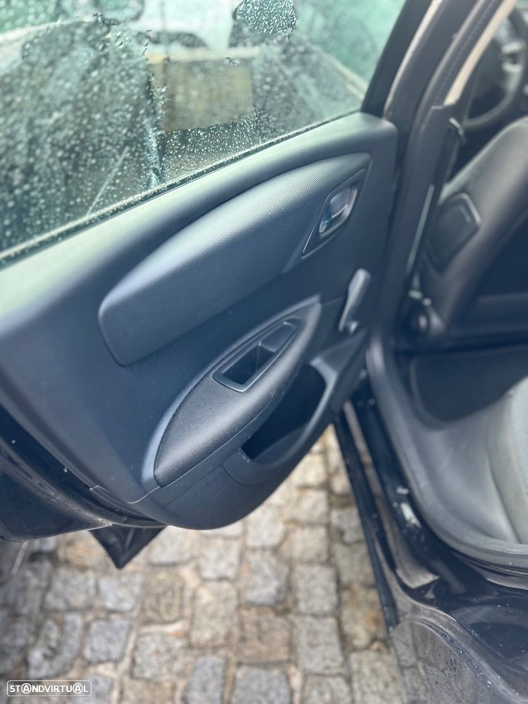 Citroën C4 1.6 HDi Advance - 7