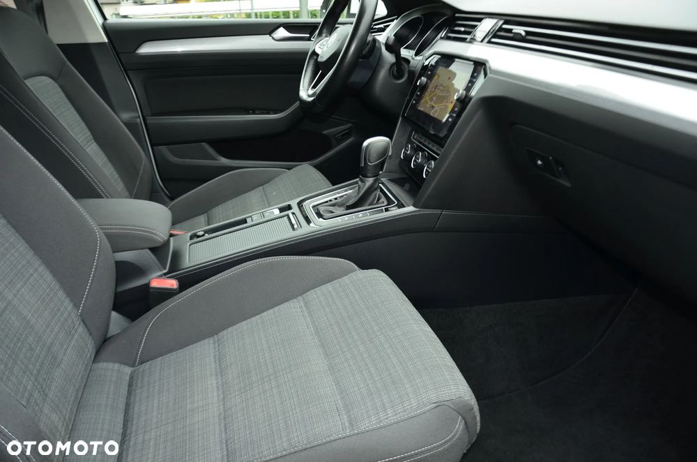 Volkswagen Passat - 23