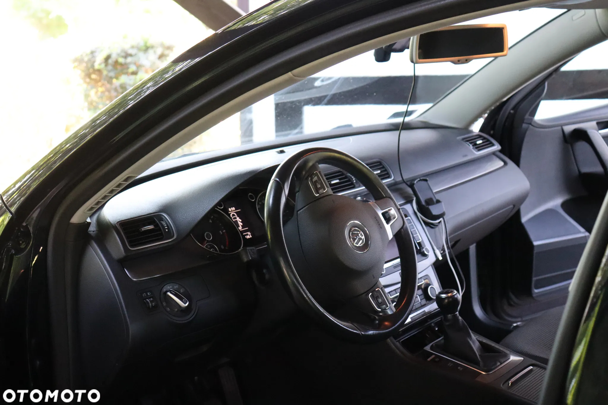 Volkswagen Passat 2.0 TDI Comfortline - 11