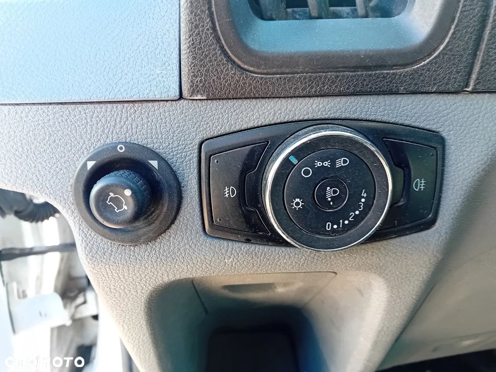 Ford Transit - 25