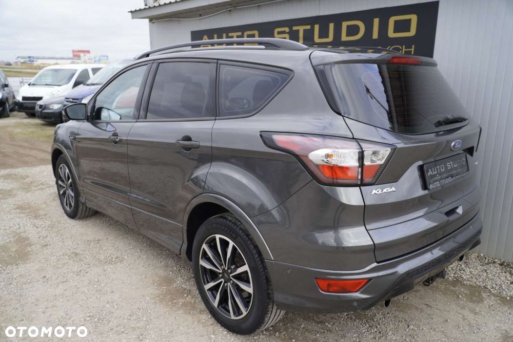 Ford Kuga 1.5 EcoBoost 2x4 ST-Line - 36