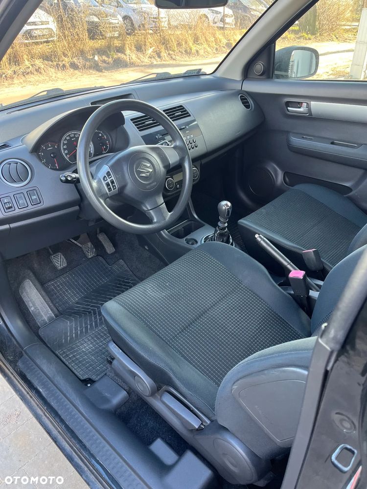 Suzuki Swift 1.3 DDiS 16v GLX - 14