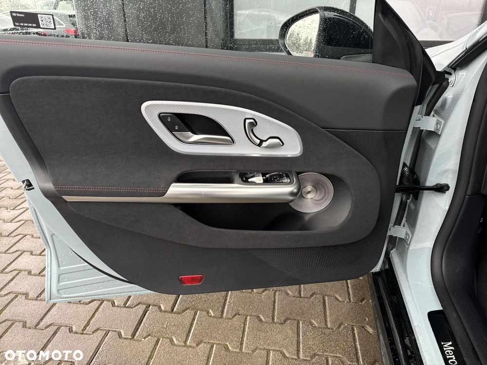 Mercedes-Benz CLA - 17