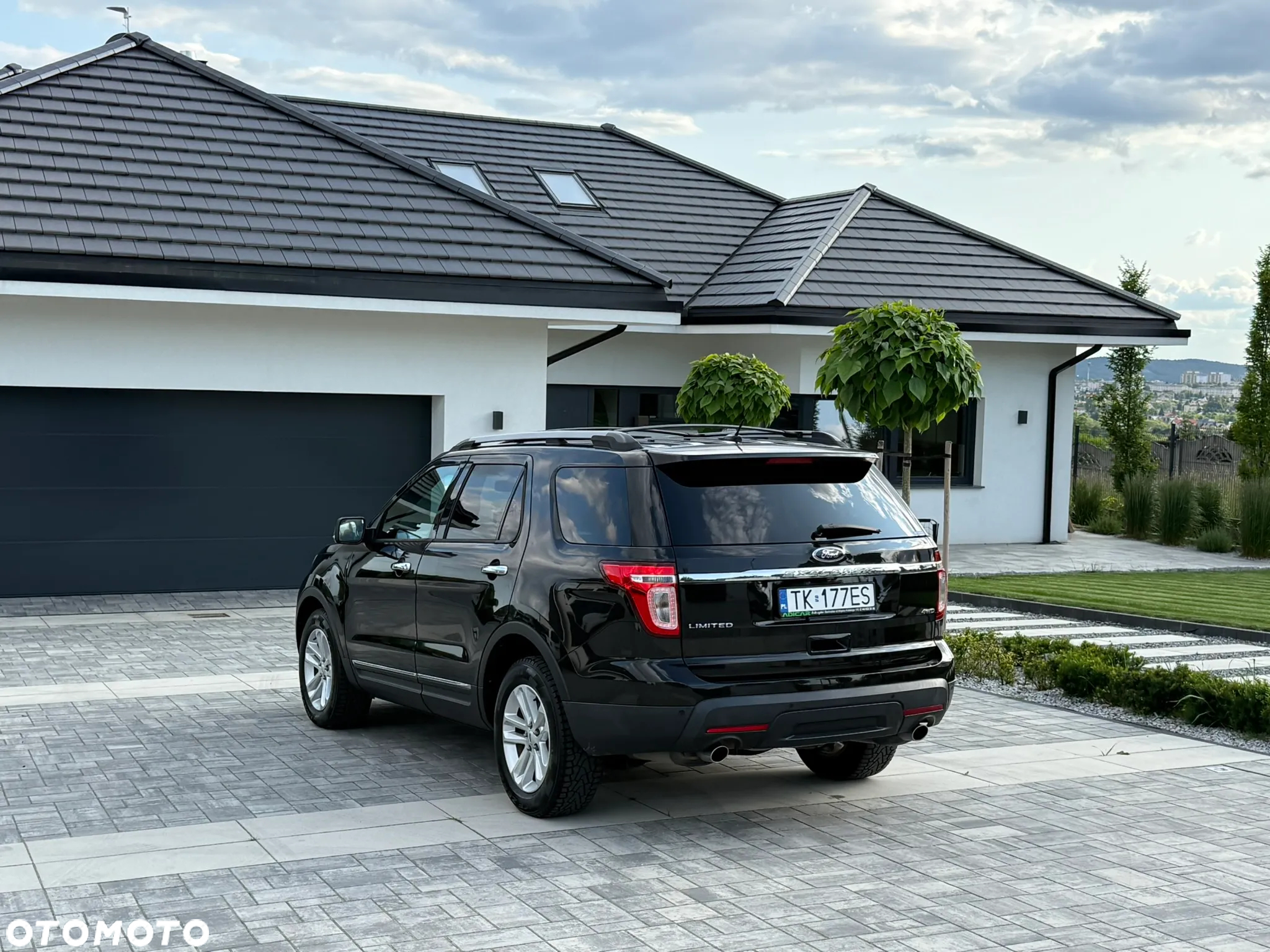Ford Explorer - 12