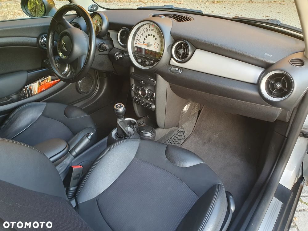 MINI Cooper Standard - 26